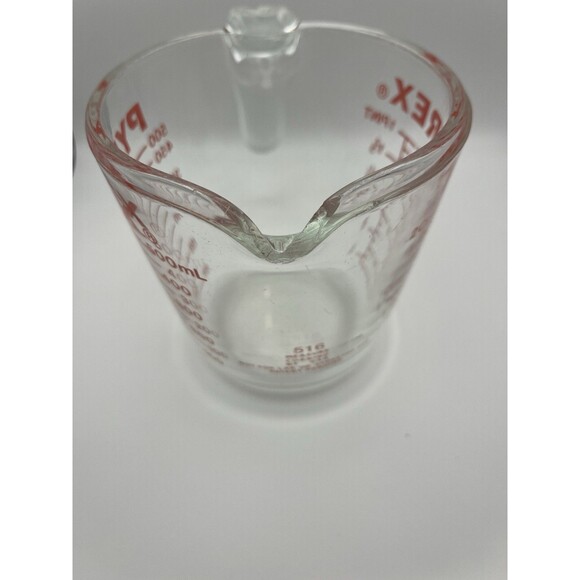 Pyrex Metric Only Glass Measuring Cup with Spout Red Lettering - Picture 5 of 6